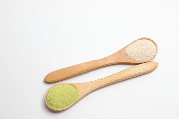 サプリメントとスプーン