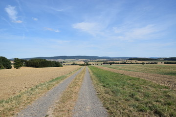 Fototapeta na wymiar Abgeerntete Felder im Auetal/Landkreis Schaumburg