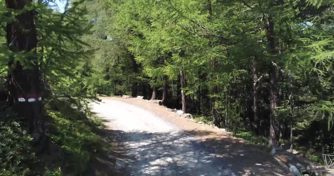 The Vallone di Saint-Marcel is a side valley of the Valle d'Aosta, between the Val Clavalit&eacute; and the Vallone delle Laures