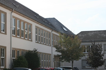 Schulgelände, Schulhaus, Schulgebäude