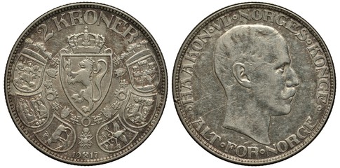 Norway Norwegian silver coin 2 two kroner 1917, crowned shield with lion holding hatchet surrounded...