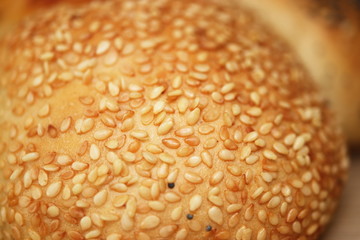 Sesam auf Br&ouml;tchen