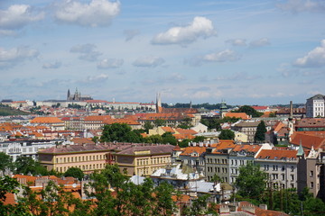 Fototapeta Panorama czeskiej Pragi - widok z Zamku Wyszehradzkiego, czerwiec 2018 obraz
