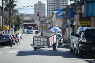 Carroça no transito