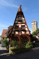 Fototapeta premium Rothenburg ob der Tauber, Bayern, Deutschland - August 12, 2018 : Rund um Rothenburg ob der Tauber : die historische Gerlach-Schmiede .