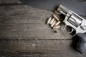 Obraz premium Firearms are arranged by villains such as thieves or law enforcement officers such as police. In the terrorist plan. Prevent accident