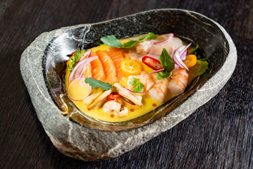seafood sevice with mango sauce