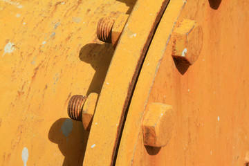 Oxidation of rusty metal fasteners