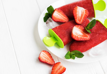 homemade strawberry ice cream