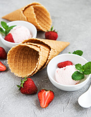Strawberry ice cream
