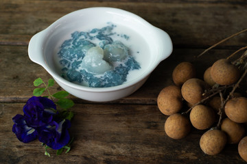 Sweet Sticky Rice with Longan and Coconut milk