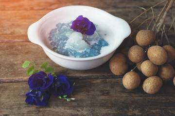 Sweet Sticky Rice with Longan and Coconut milk