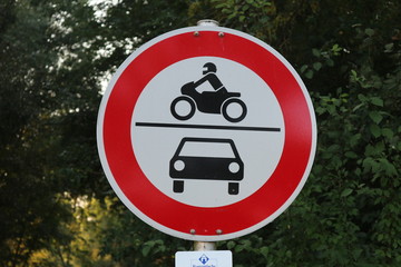 Schild Motorrad/Auto durchfahrt verboten