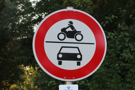 Schild Motorrad/Auto durchfahrt verboten