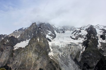 montagnes des Alpes