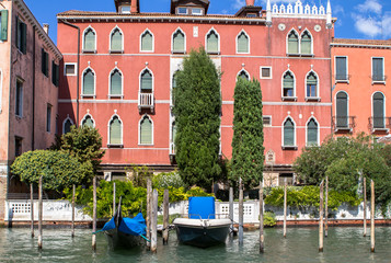 Fototapeta na wymiar Palace on the Grand Canal, Venice, Italy.