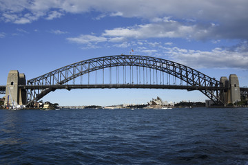 Fototapeta na wymiar Sydney Harbour Bridge and the Sydney Opera House