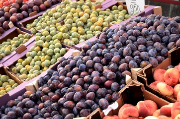 Marché dominical de la place du Miroir à Jette (Bruxelles) : Fruits

