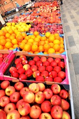 Marché dominical de la place du Miroir à Jette (Bruxelles) : Fruits

