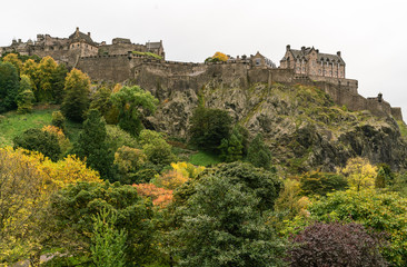 Fototapeta na wymiar Edinburgh castle in autumn