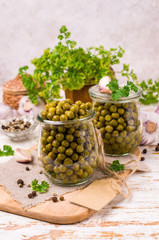 Canned green peas