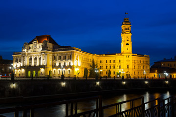 Fototapeta na wymiar Oradea City Hall and quay in night