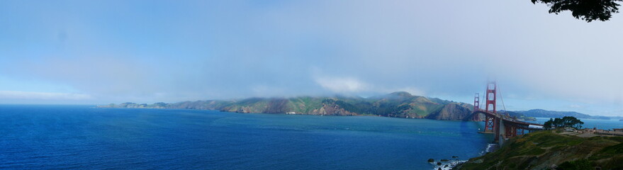 Auf der Golden Gate Bridge im Nebel, San Francisco
