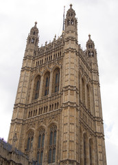 Fototapeta na wymiar Parlamentsarchiv - Victoria Tower im Westminster Palace in London 