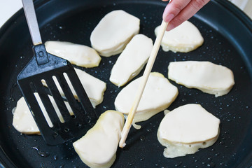 명절 음식 준비 (고구마전)