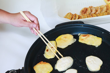 명절 음식 준비 (고구마전)