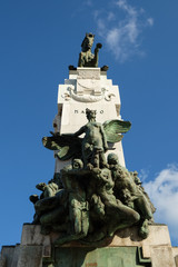 Obraz premium Bronze art statues in the public park in Havana, Cuba 