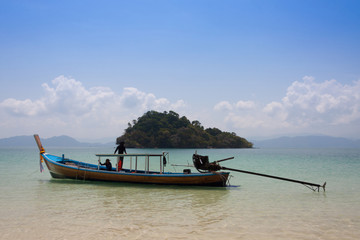Fototapeta na wymiar Traditional Thai boats on the beach. Thailand