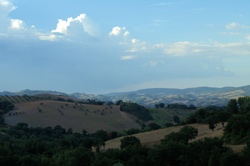 hill,italy,landscape,field,cloud,summer,sky,horizon,agriculture,panorama,view