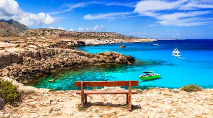 Schilderijen op glas Gorgeous turquoise sea of Cyprus island. cystal clear waters of Blue lagoon © Freesurf