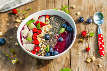 Berry purple smoothie bowl