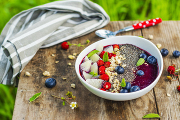 Berry purple smoothie bowl