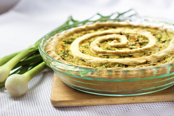 Tart with goat cheese and green onions