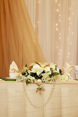 Yellow gold banquet table 