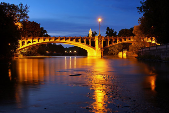 the maximiliansbr&uuml;cke in munich