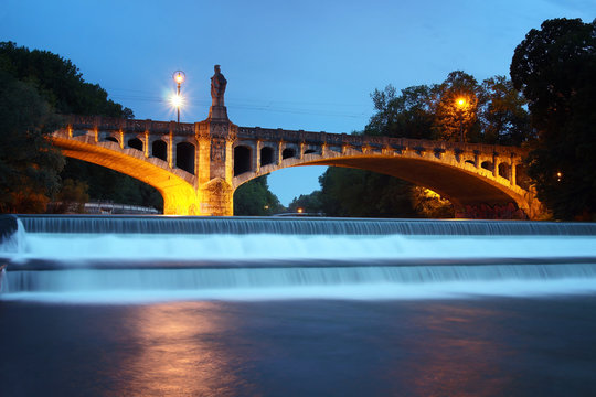 the maximiliansbr&uuml;cke over the river isar in munich