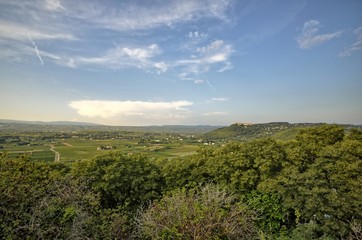 Vue sur la plaine de la cadière d'azur et du castellet