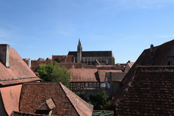 Rothenburg ob der Tauber , Bayern, Deutschland - August 12,2018 : Ein Blick von der Stadtmauer auf die Altstadt.