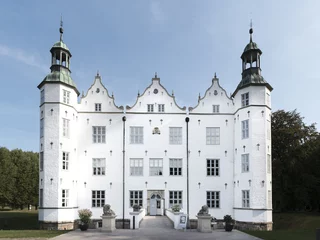 Rolgordijnen Schloss Ahrensburg in Hamburg © Stephan