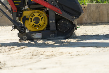 Seal of sand filling for the subsequent filling of the base for the house.