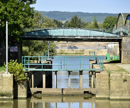 écluse de Pont-de-Vaux (Ain)