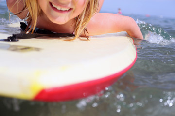 girl bodyboarding