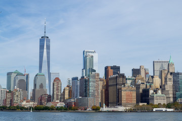 Fototapeta na wymiar NYC financial district from a ferry