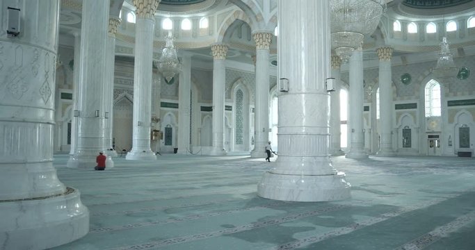 Hazrat Sultan Mosque - mosque interior 4K