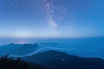 Keuken spatwand met foto starry sky at the mountains top © chungking