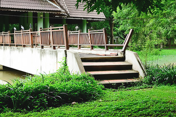 Wooden bridge, a lack of maintenance has disrepair.